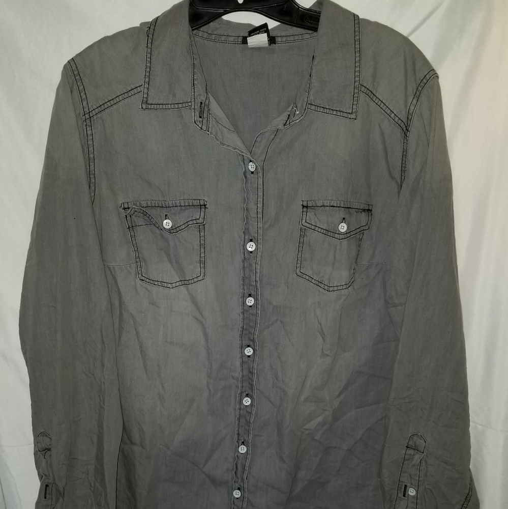 Torrid grayish button up top size 1